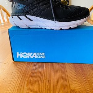 Hoka one one
